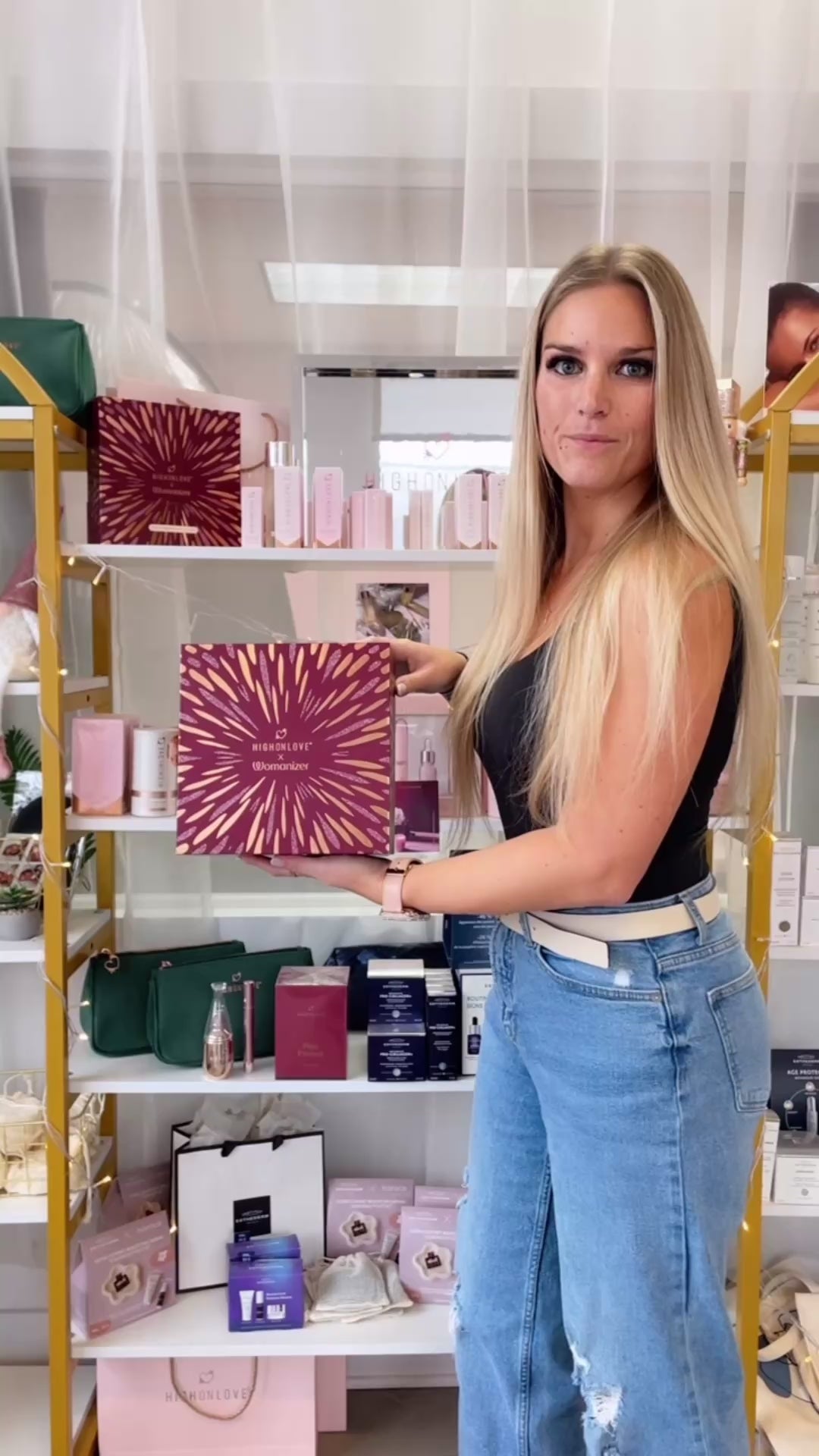 Coffret Womanizer x HighOnLove – duo stimulant avec O’Gel pour une expérience de plaisir intense et raffinée.